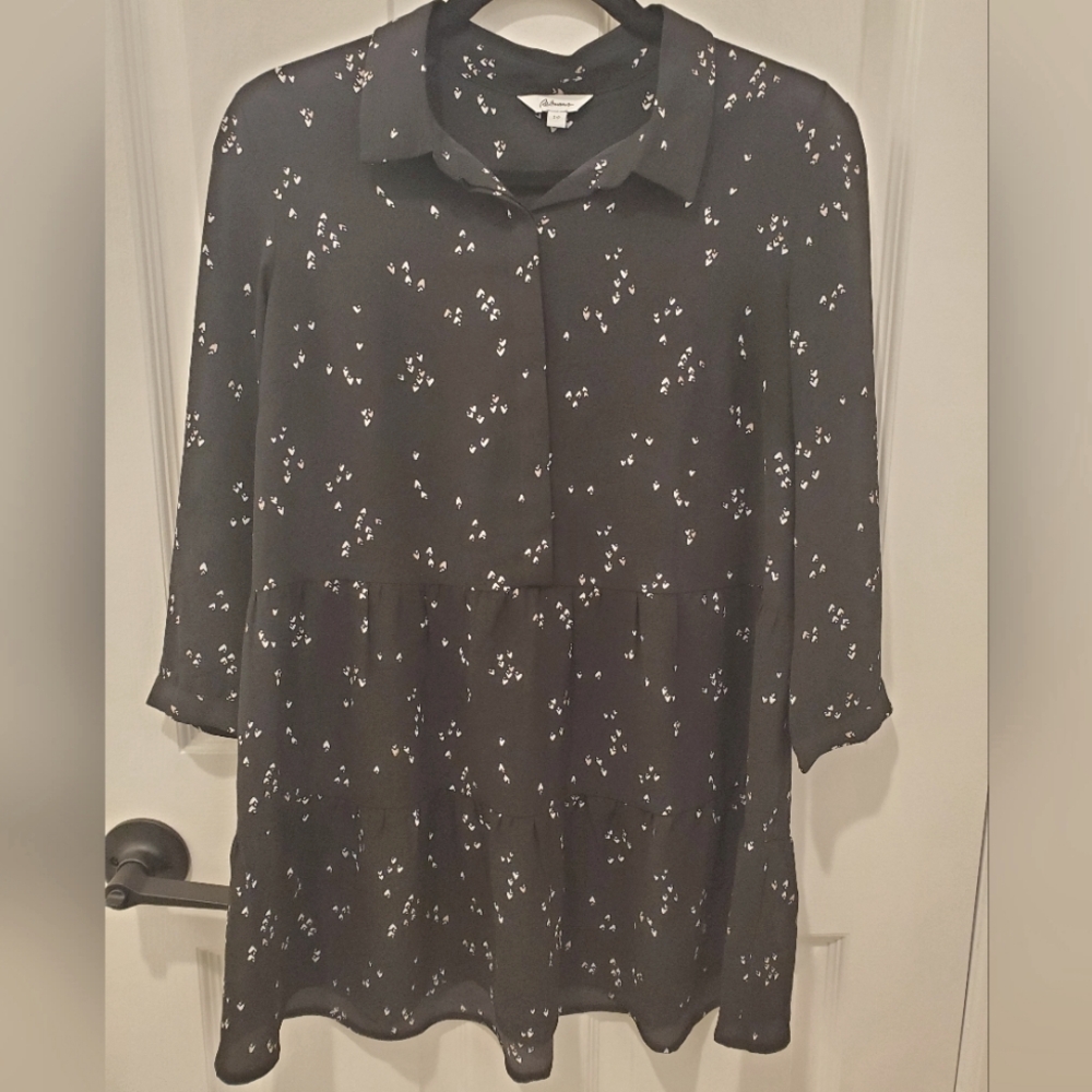 Heart pattern blouse, tunic length, size M